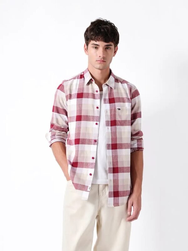 Men Slim Fit Checkered Spread Collar Casual Shirt